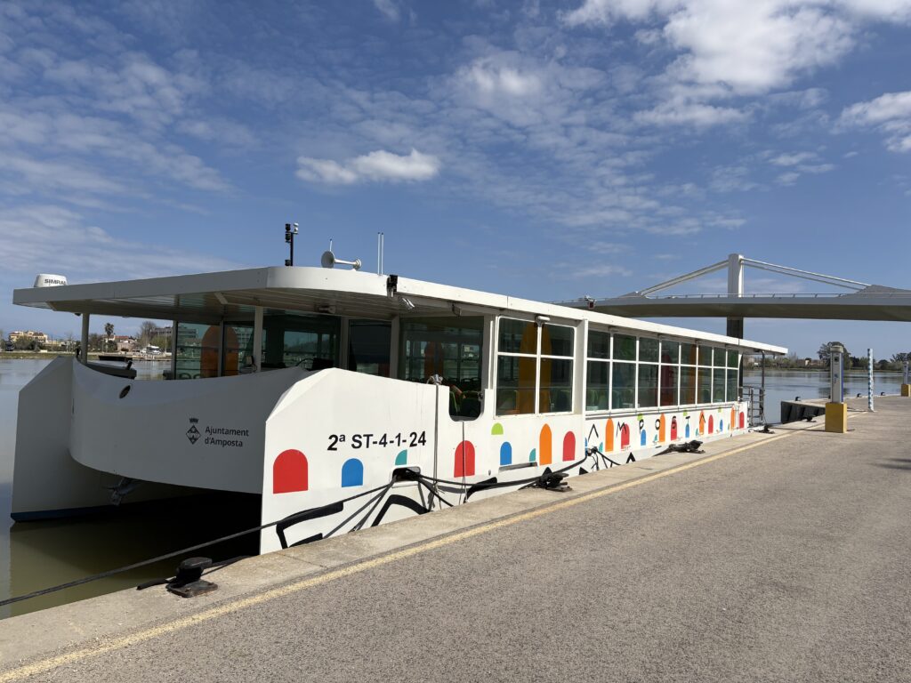 barco delta del ebro